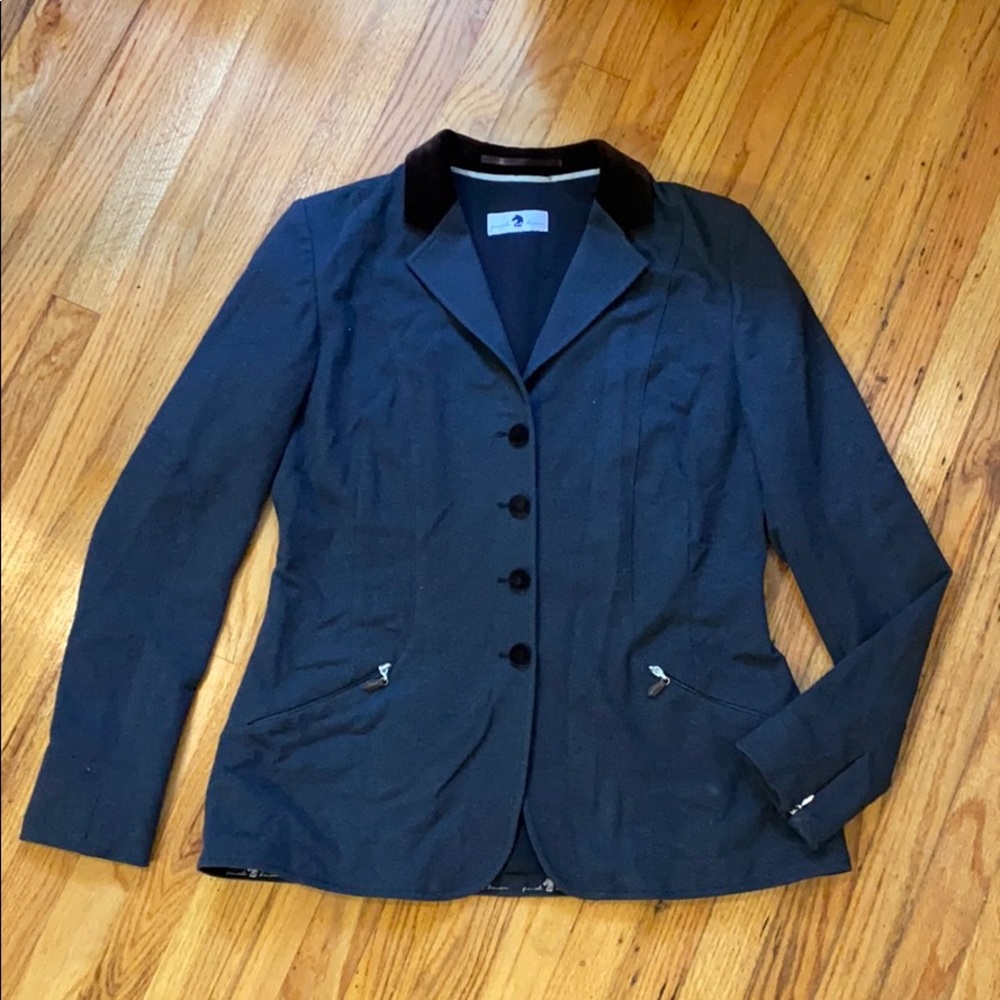 Pamela Henson riders blazer